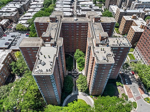 3rd image of 4980 N Marine Dr APT 132