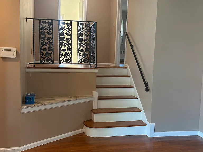 Wedgewood Dr — Photo 21
