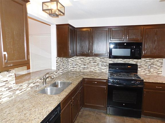 5th image of 13417 Rossello Dr