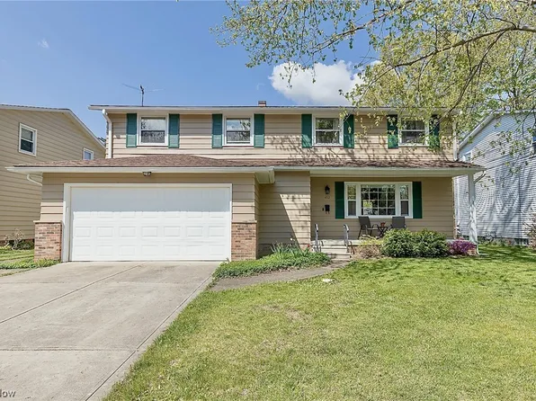452 Edgewood Cir, Berea, OH 44017