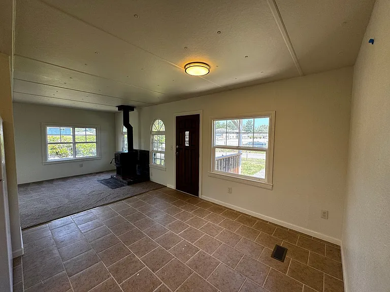 2026 Ridgewood Dr — Photo 7