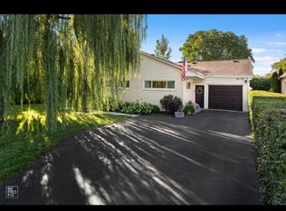 15W737 79th St, Burr Ridge, IL 60527