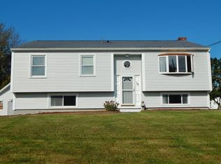 16 Joshua Weeks Ln, Dartmouth, MA 02748