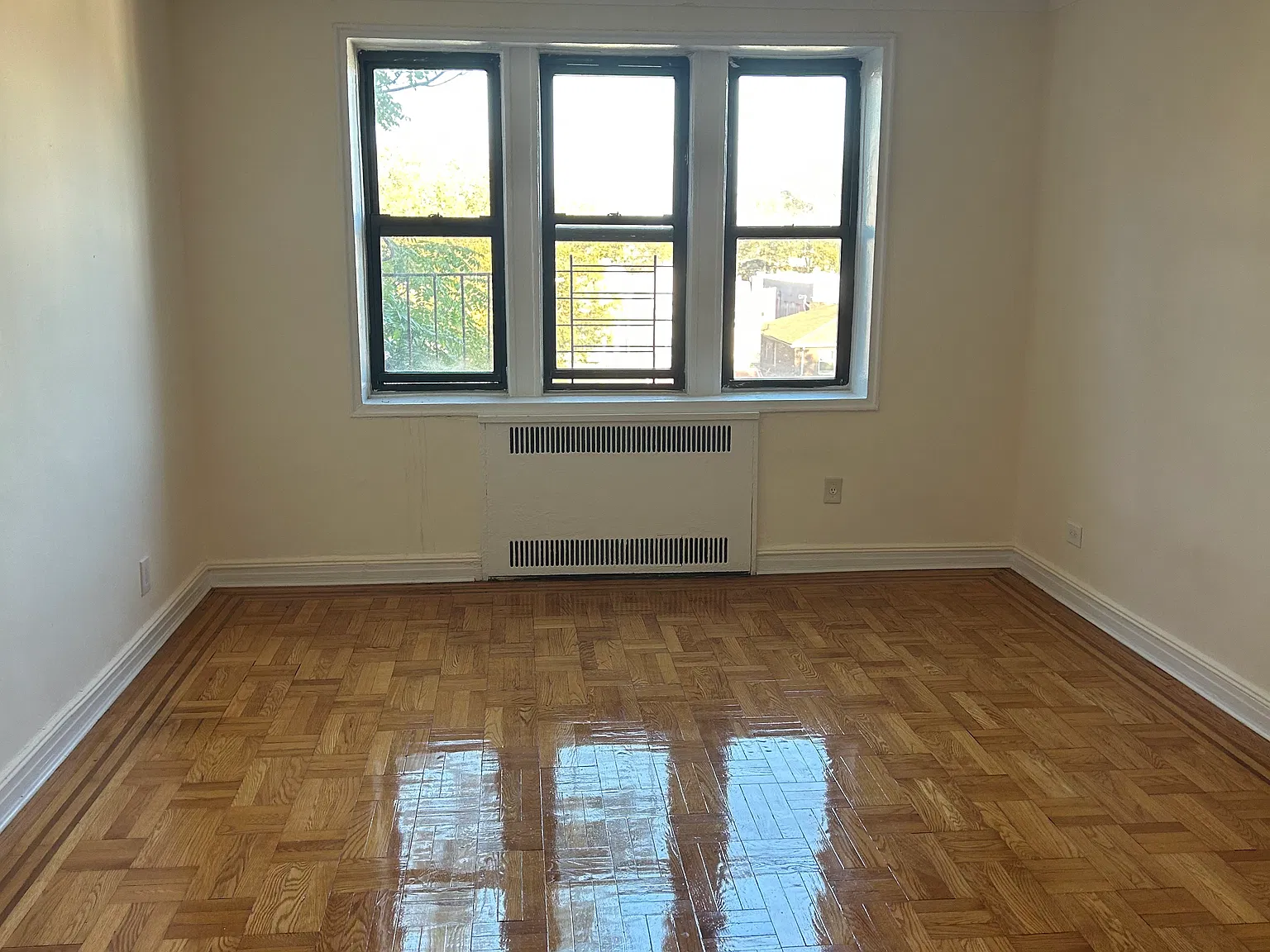2 bed, 1000 sqft, $2,750 — Photo 2