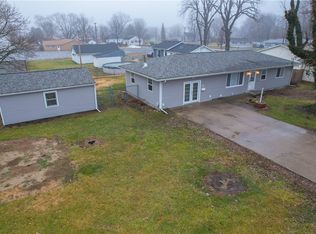 5 Sharon Dr, Danville, IL 61832