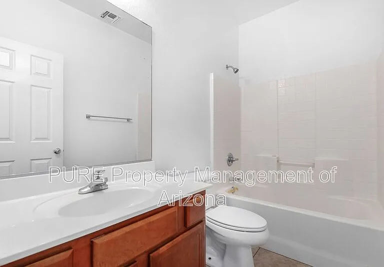 322 S 116th Ave — Photo 10