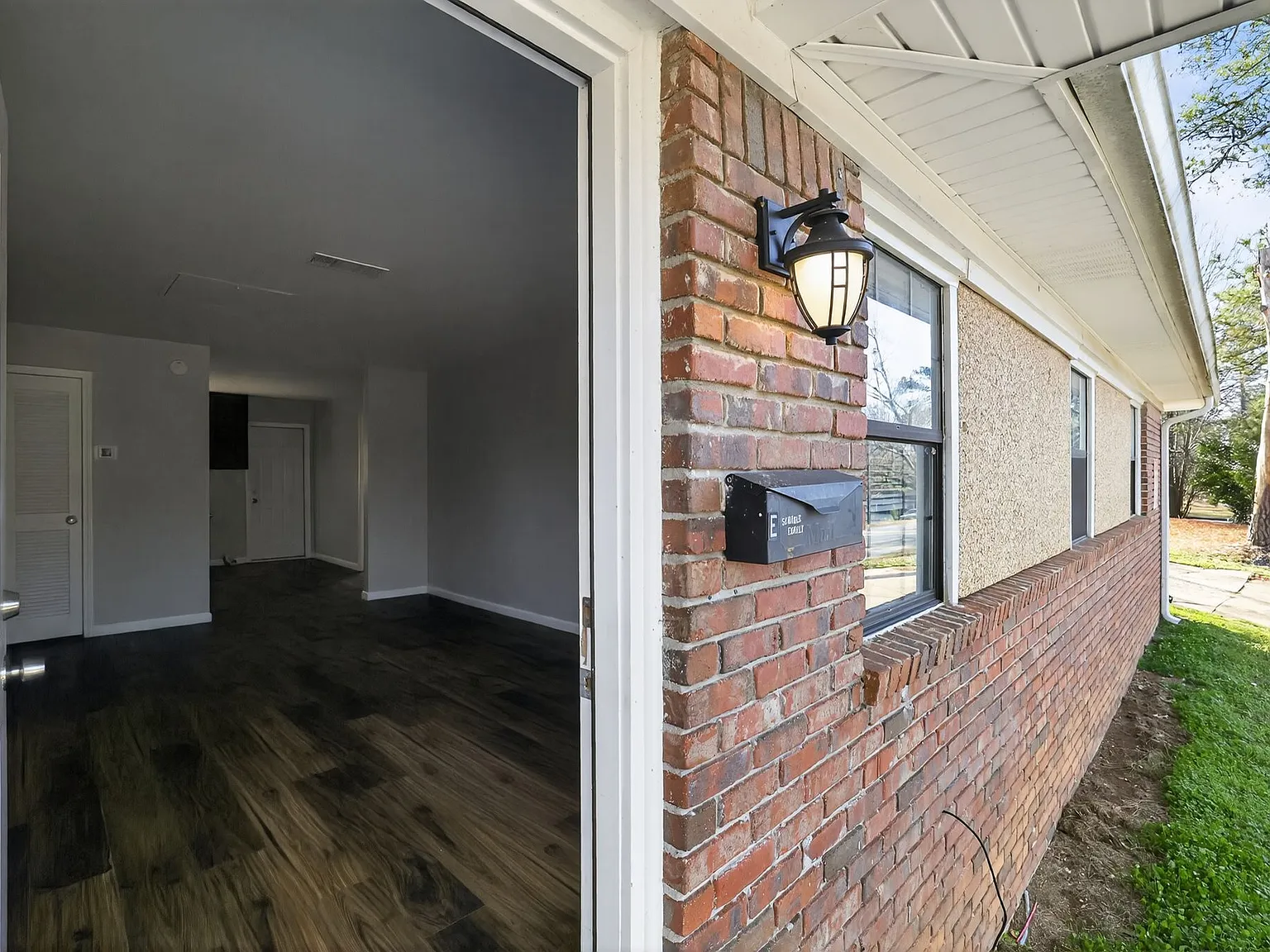 3681 Lynn Dr Unit E — Photo 4