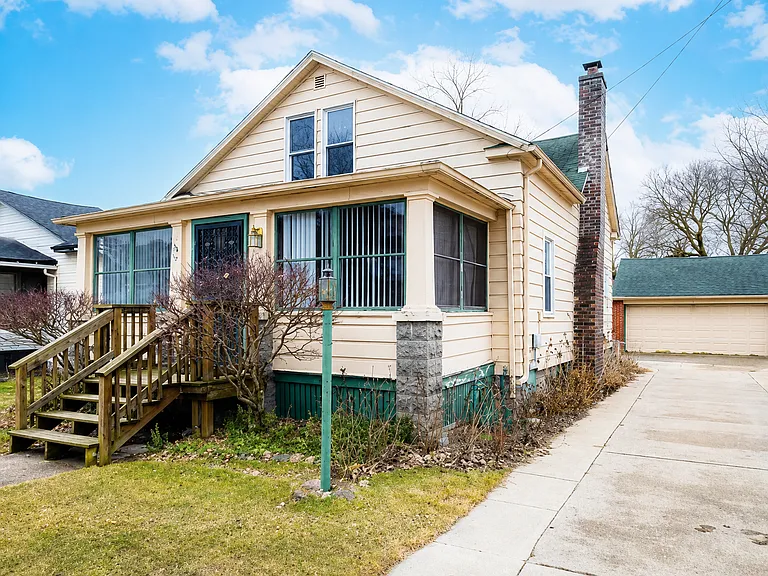 1543 Maine St — Photo 6