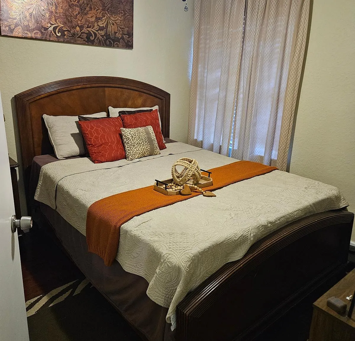 4 bed, 2.5 bath, 1956 sqft, $4,150 — Photo 3