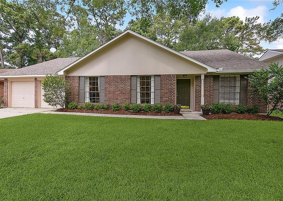 1st image of 404 Laurel Oak Dr