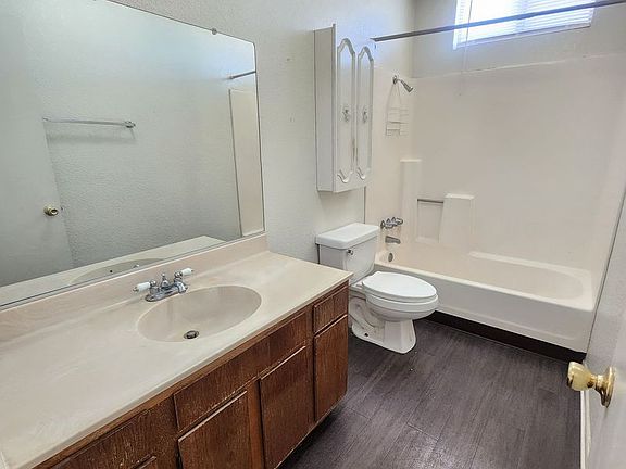 5th image of 6056 Bagley Ave APT A