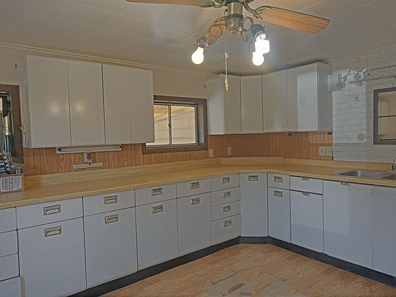 3rd image of 312 N West St