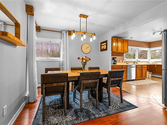 4th image of 220 Brockway Rd