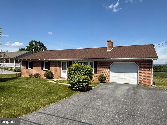 2nd image of 1423 Brechbill Rd