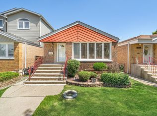 6049 S Moody Ave, Chicago, IL