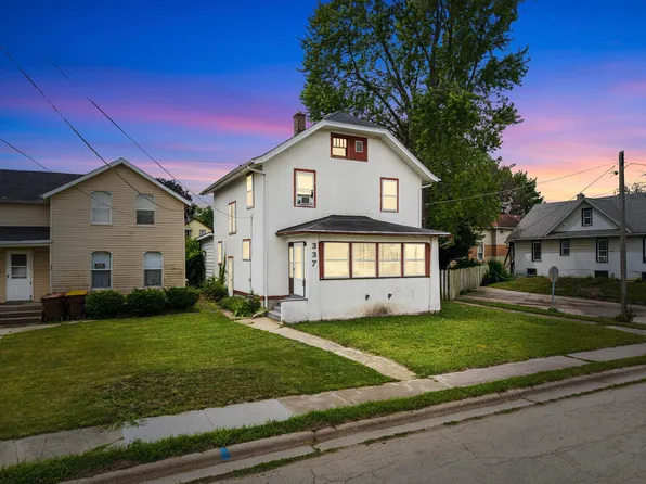 337 W American St, Freeport, IL 61032