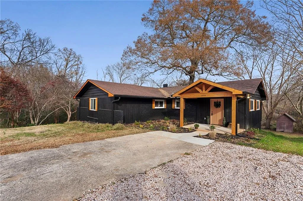 274 Hatley Cir NE photo 1