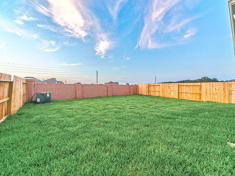 8719 Fox Trail Dr — Photo 26