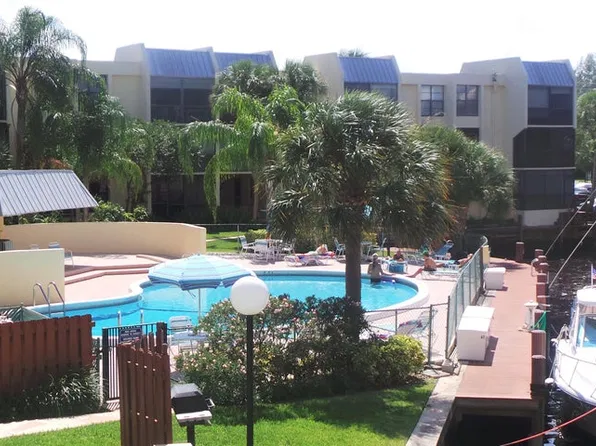 17 Royal Palm Way, Boca Raton, FL
