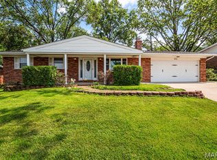 4711 Gatesbury Dr, Saint Louis, MO 63128
