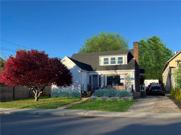 52 Spruce St, Westerly, RI 02891