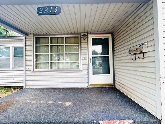 2nd image of 2213 E Pine Ave