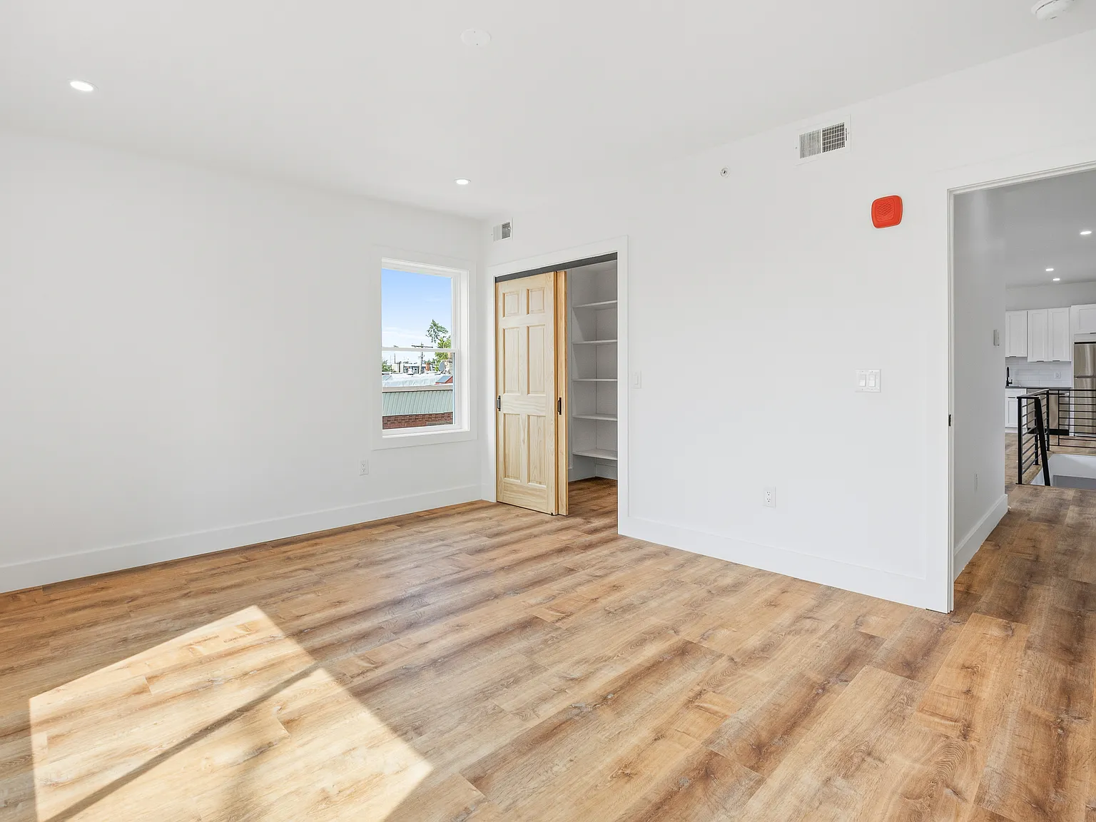 2 bed, 1150 sqft, $1,850 — Photo 1