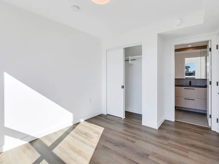 38012 3rd Ave — Photo 52