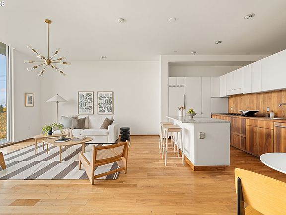 5th image of 2530 SE 26th Ave APT 407