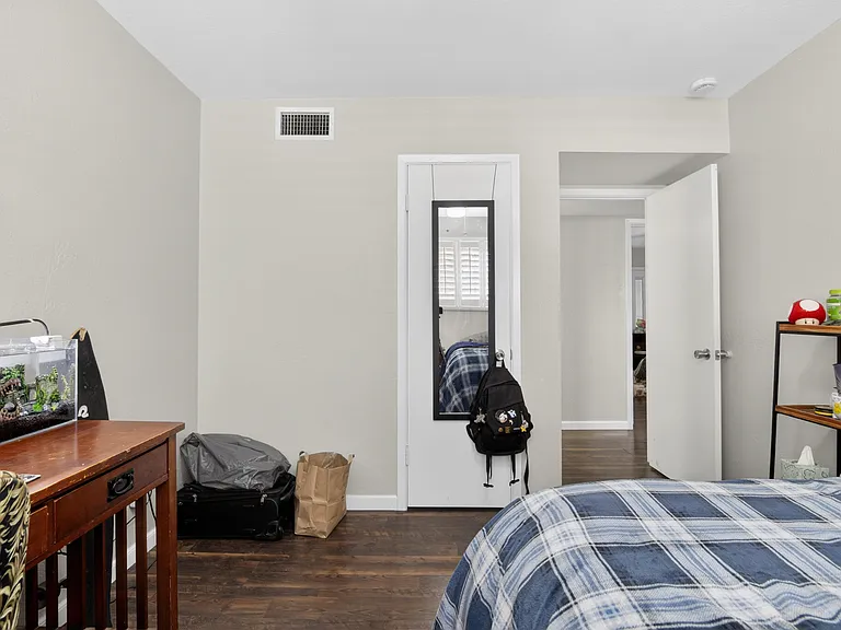 123 E Erie Dr — Photo 16