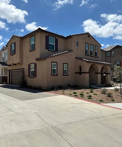 28109 Ashtree St — Photo 2