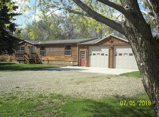 504 4th St NW, Bowman, ND 58623