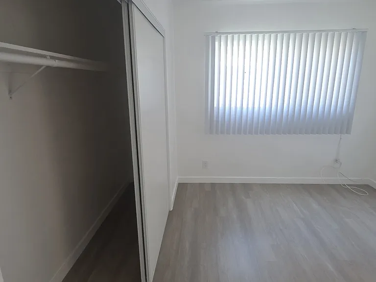 12316 Pacific Ave #4 — Photo 16