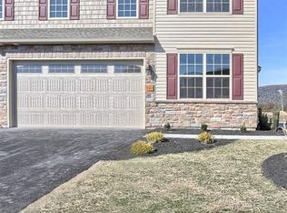 122 Crest Vw, Carlisle, PA 17013