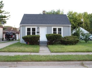 7028 Yacht Ave, Warren, MI 48091