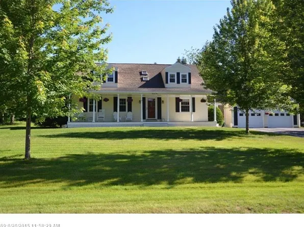 23 West Cir, Falmouth, ME 04105