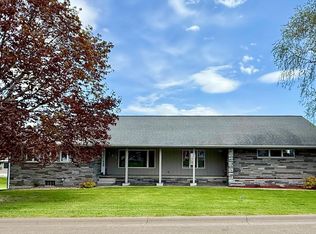 147 4th Ave SE, Spring Grove, MN 55974