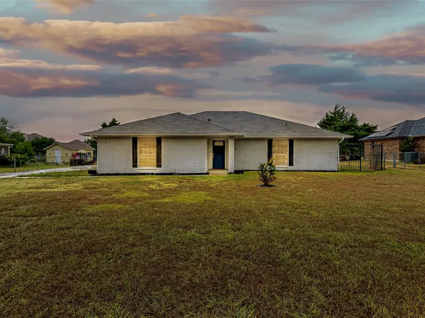 415 Bluebonnet Ln, Red Oak, TX 75154