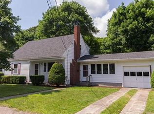 86 Robinwood Rd, Dedham, MA 02026