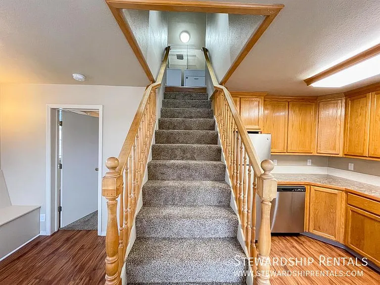 1472 E 19th Ave — Photo 14