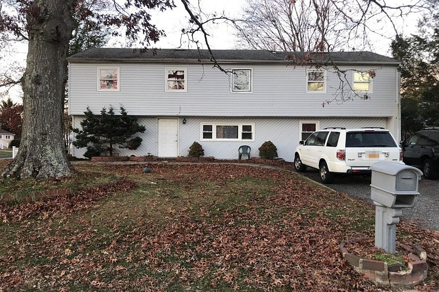 1st image of 10 Dillon Ave