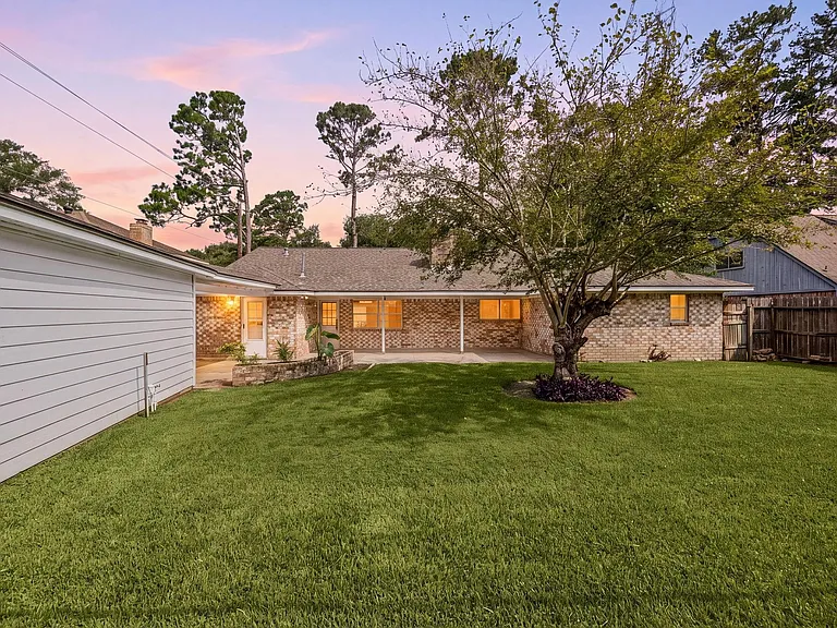 5923 Pebble Springs Dr — Photo 37