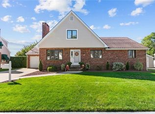 99 Greenwich Ave, East Providence, RI 02914