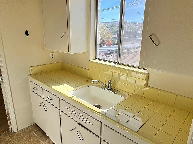 4425 N 8th Ave #8 — Photo 13