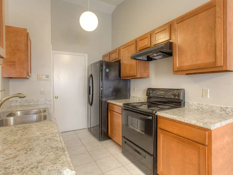 9324 Pavillion Dr — Photo 6