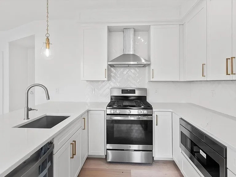 197 Vine St #2 — Photo 2