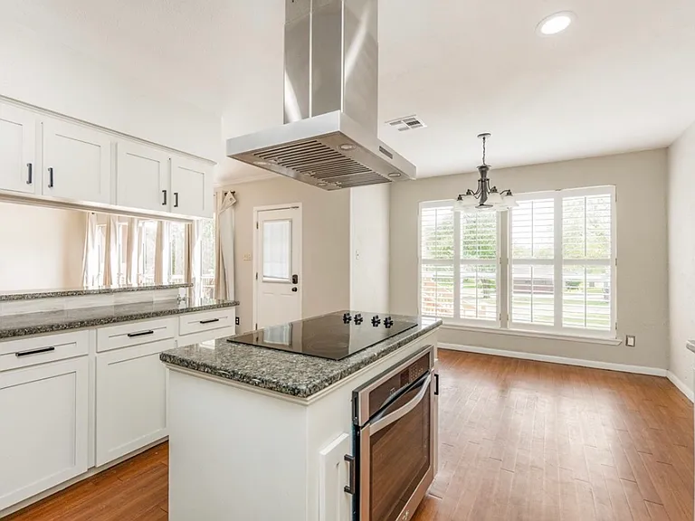 3935 Monta Dr — Photo 14