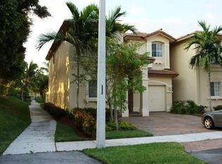 11661 NW 68th Ter, Doral, FL 33178