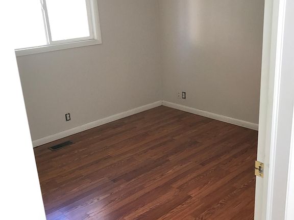 5th image of 531 S Windsor St