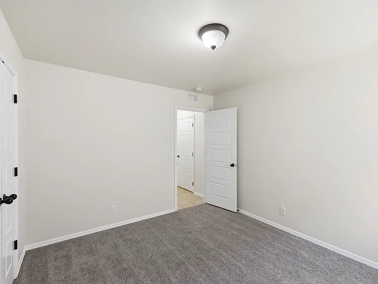 10450 S James St — Photo 23